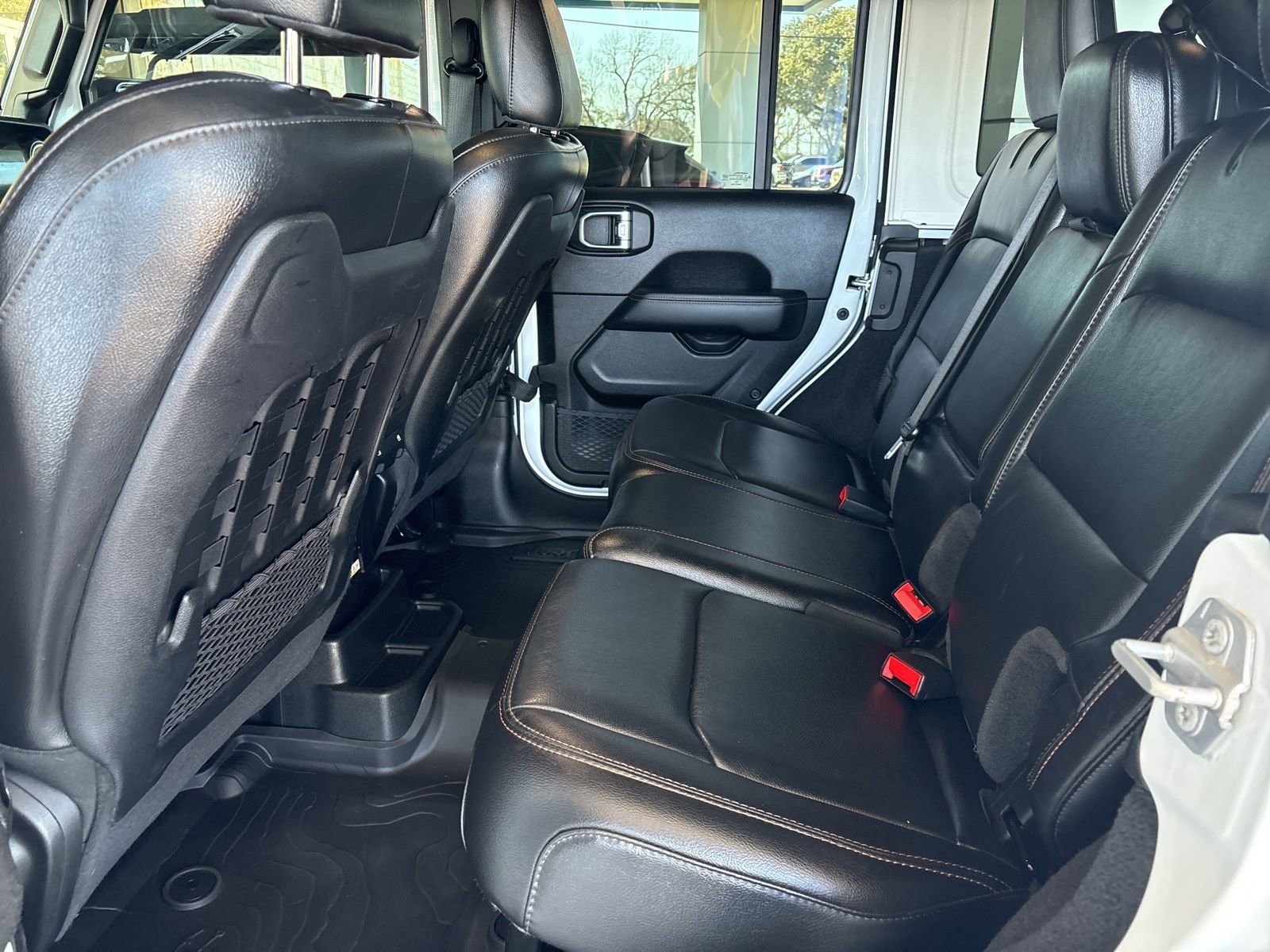 Used 2021 Jeep Wrangler Unlimited Rubicon w/ Trailer Tow Package image 16