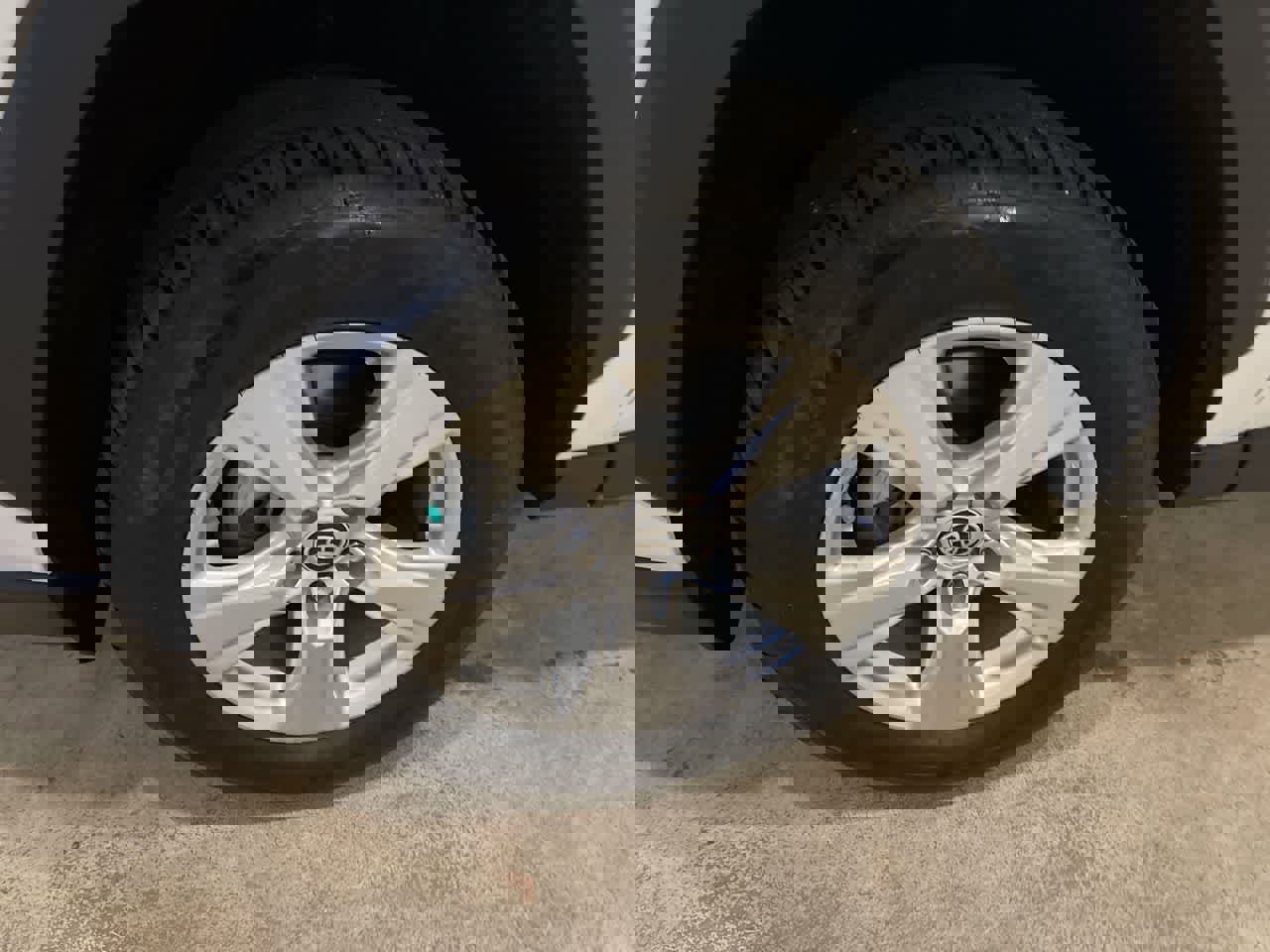 Certified 2021 Toyota RAV4 XLE w/ Convenience Package image 10