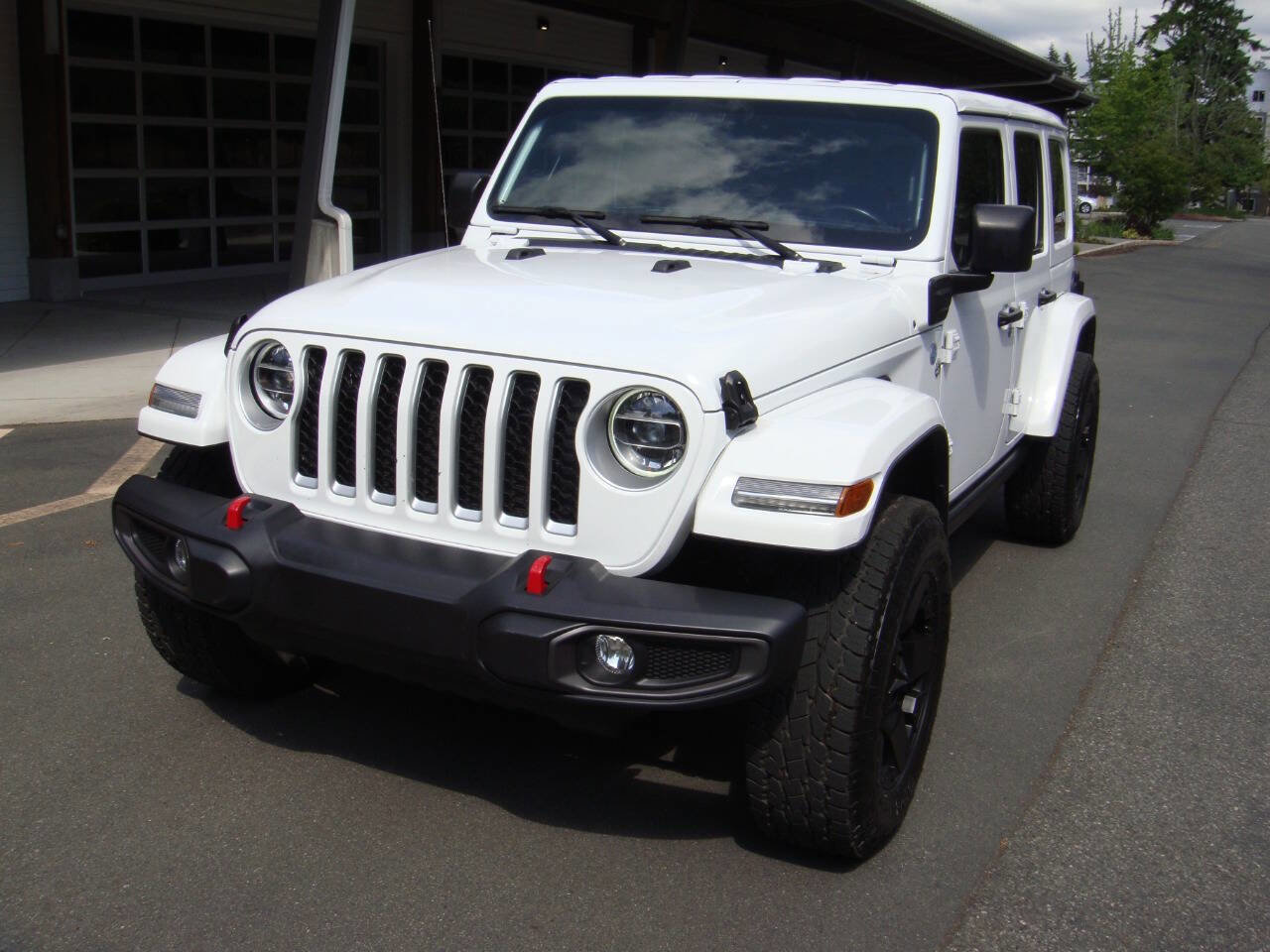 Used 2022 Jeep Wrangler Unlimited Sahara w/ Cold Weather Group image 5