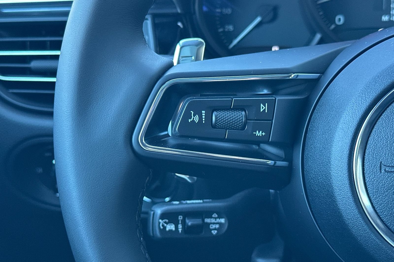 New 2026 Porsche Macan AWD/4WD image 30