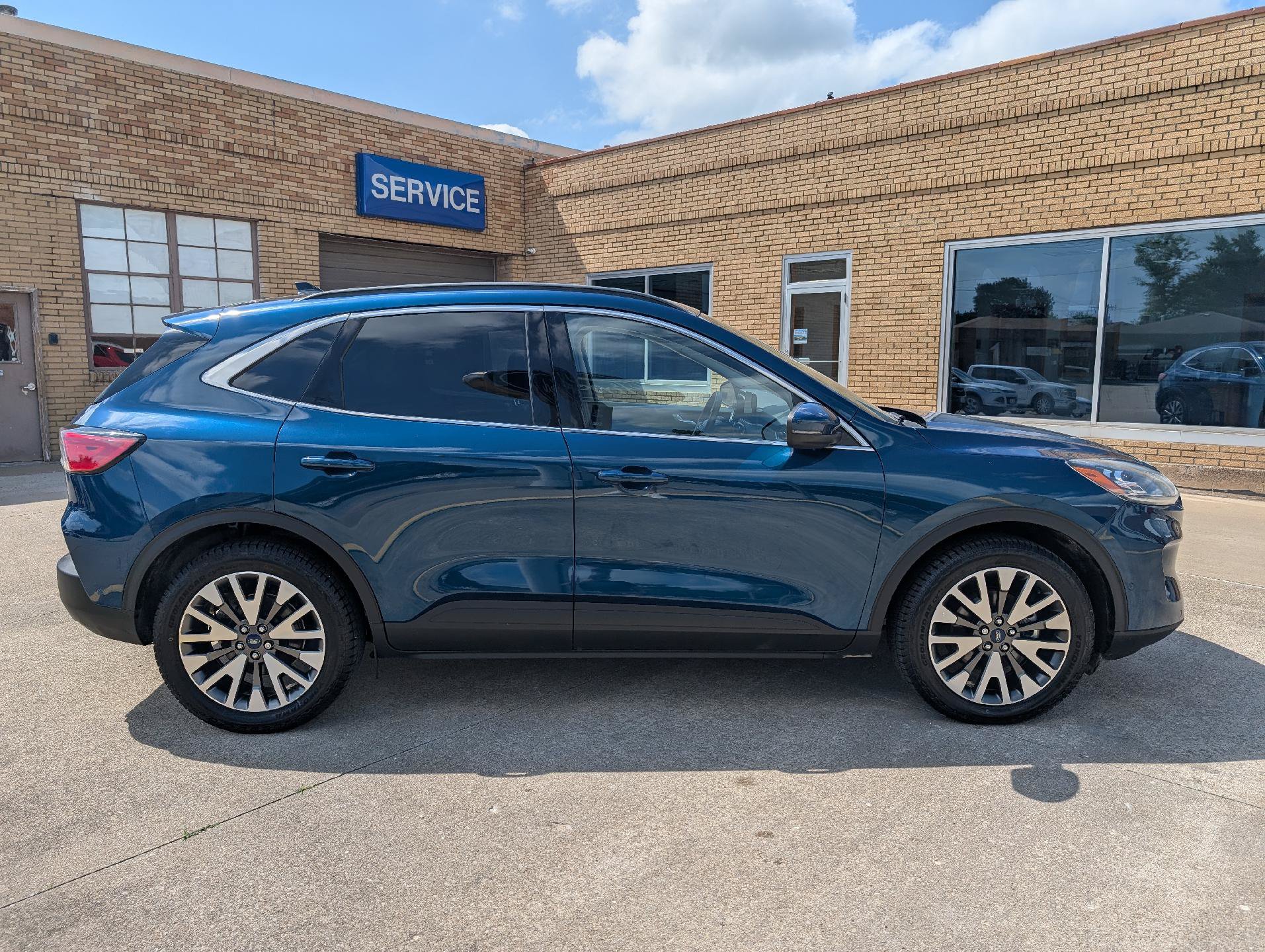 Used 2020 Ford Escape Titanium AWD/4WD image 5