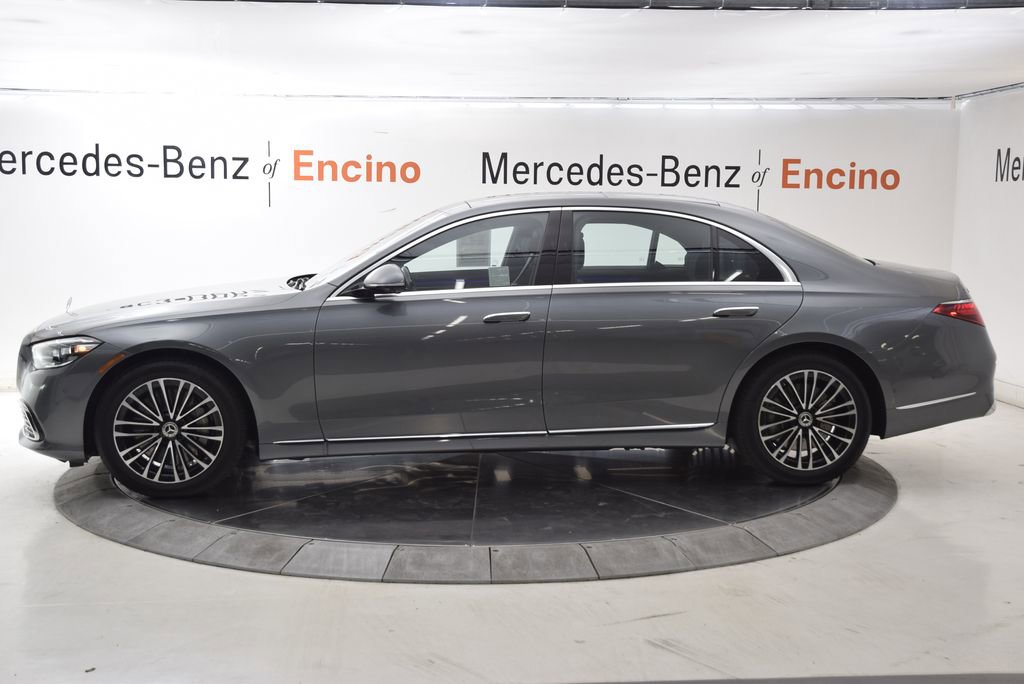 Used 2025 Mercedes-Benz S 580 4MATIC Sedan image 3