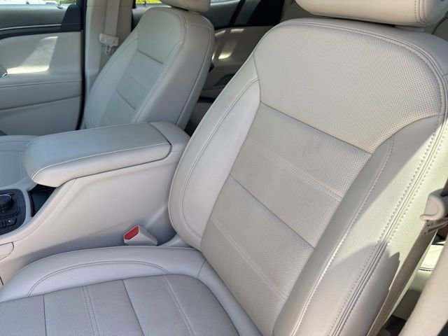 Used 2023 GMC Acadia Denali image 13