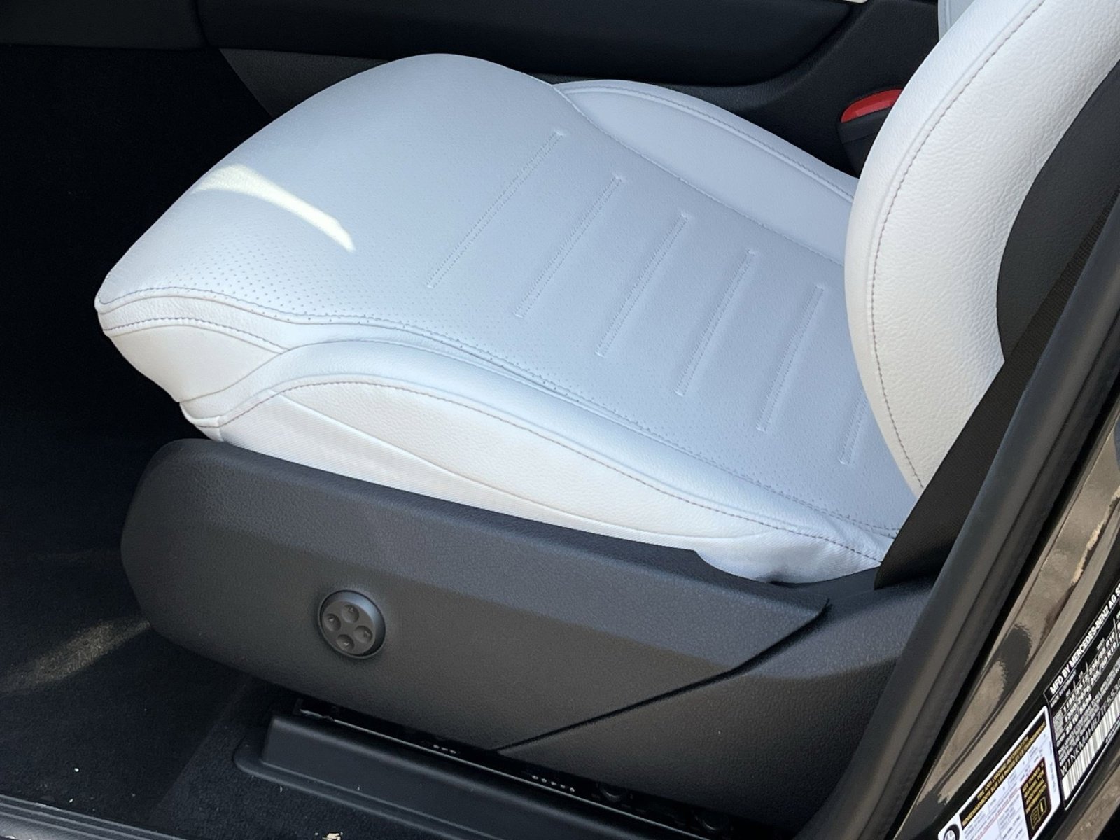 New 2026 Mercedes-Benz GLC 300 4MATIC image 12