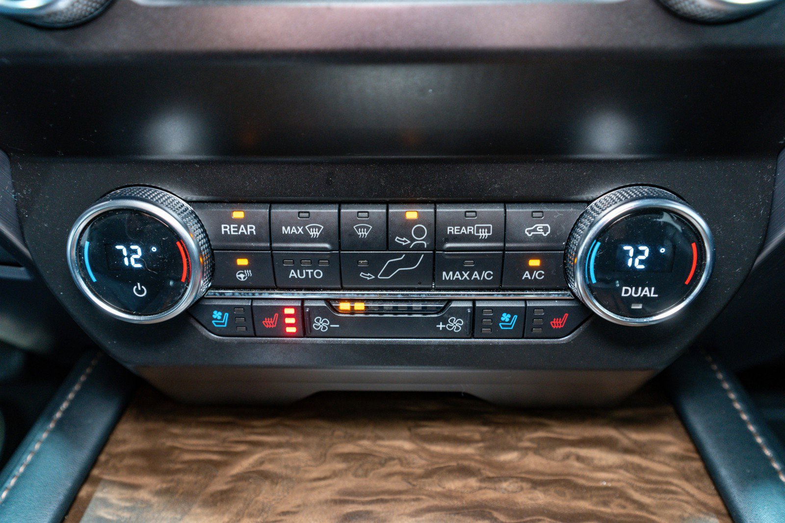 Used 2020 Ford Expedition Platinum image 25