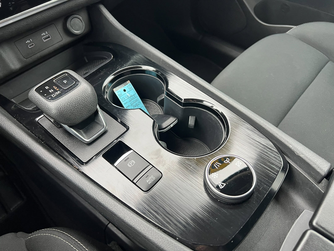 Used 2023 Nissan Rogue S image 23