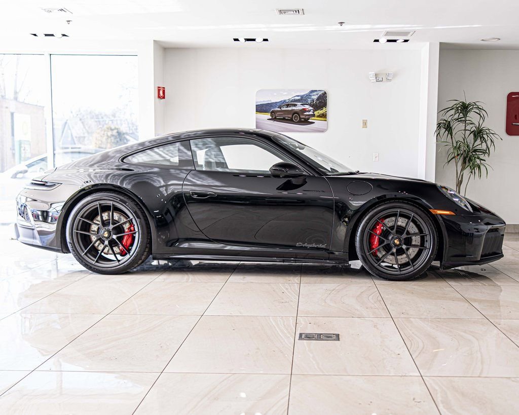 Used 2026 Porsche 911 Carrera 4 GTS w/ Premium Package image 9