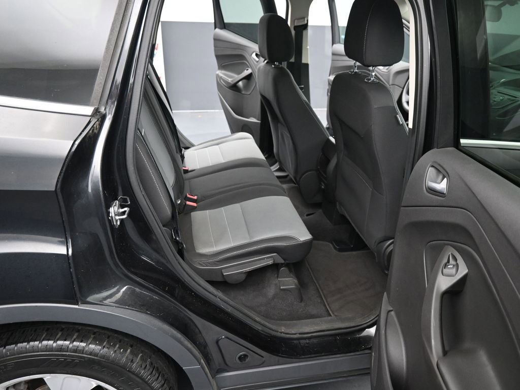 Used 2015 Ford Escape SE image 23