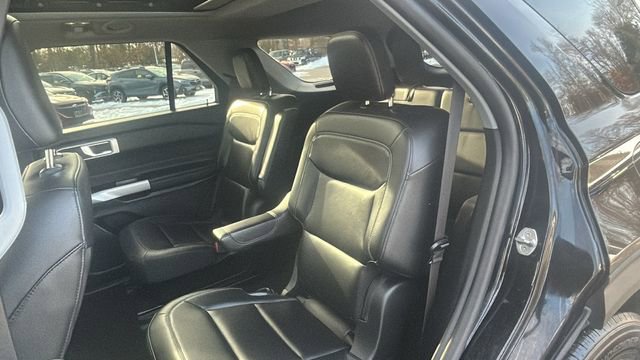 Used 2023 Ford Explorer XLT image 35