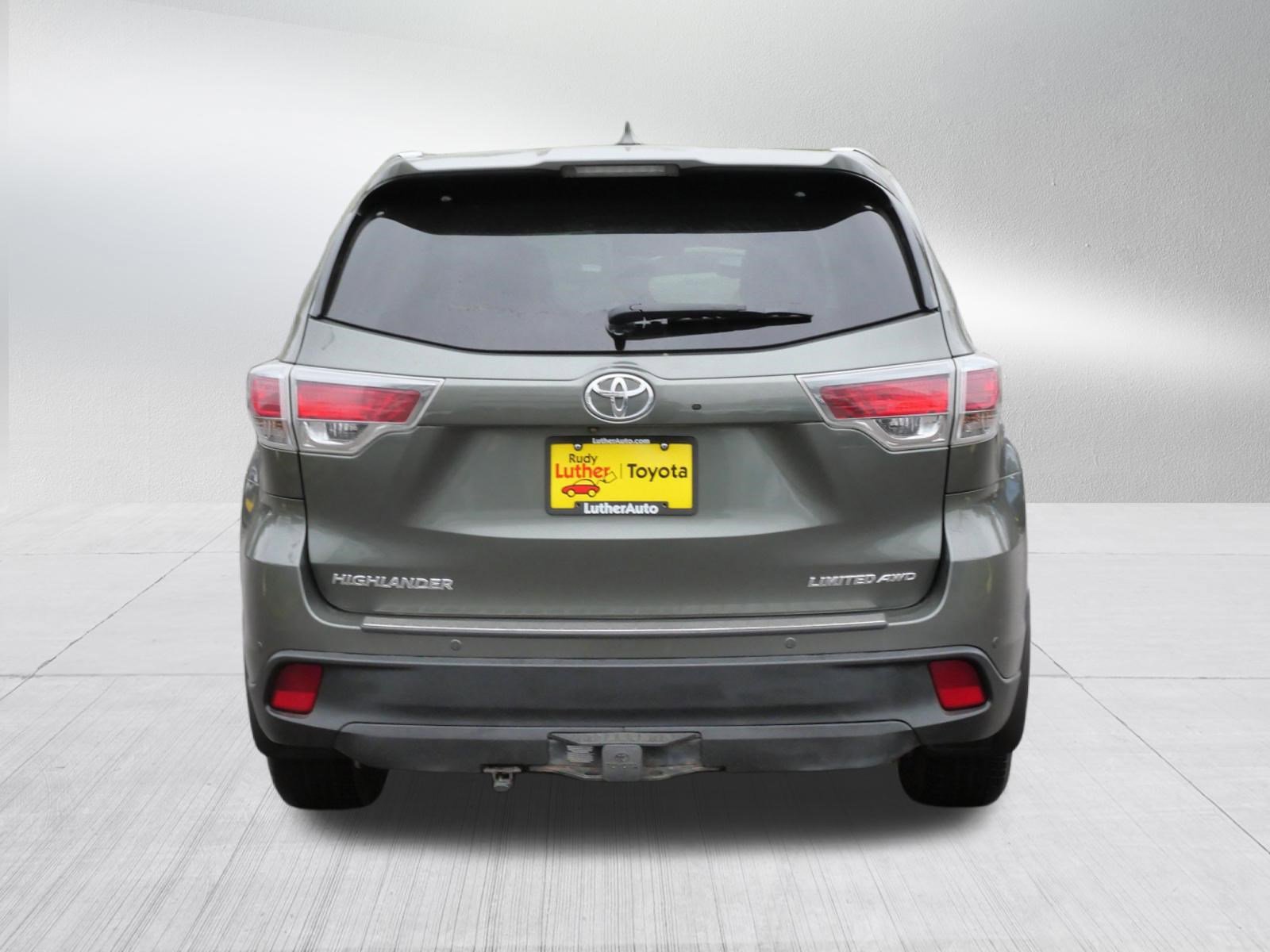 Used 2016 Toyota Highlander Limited Platinum AWD/4WD image 6