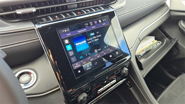 Certified 2023 Jeep Grand Cherokee Altitude image 11