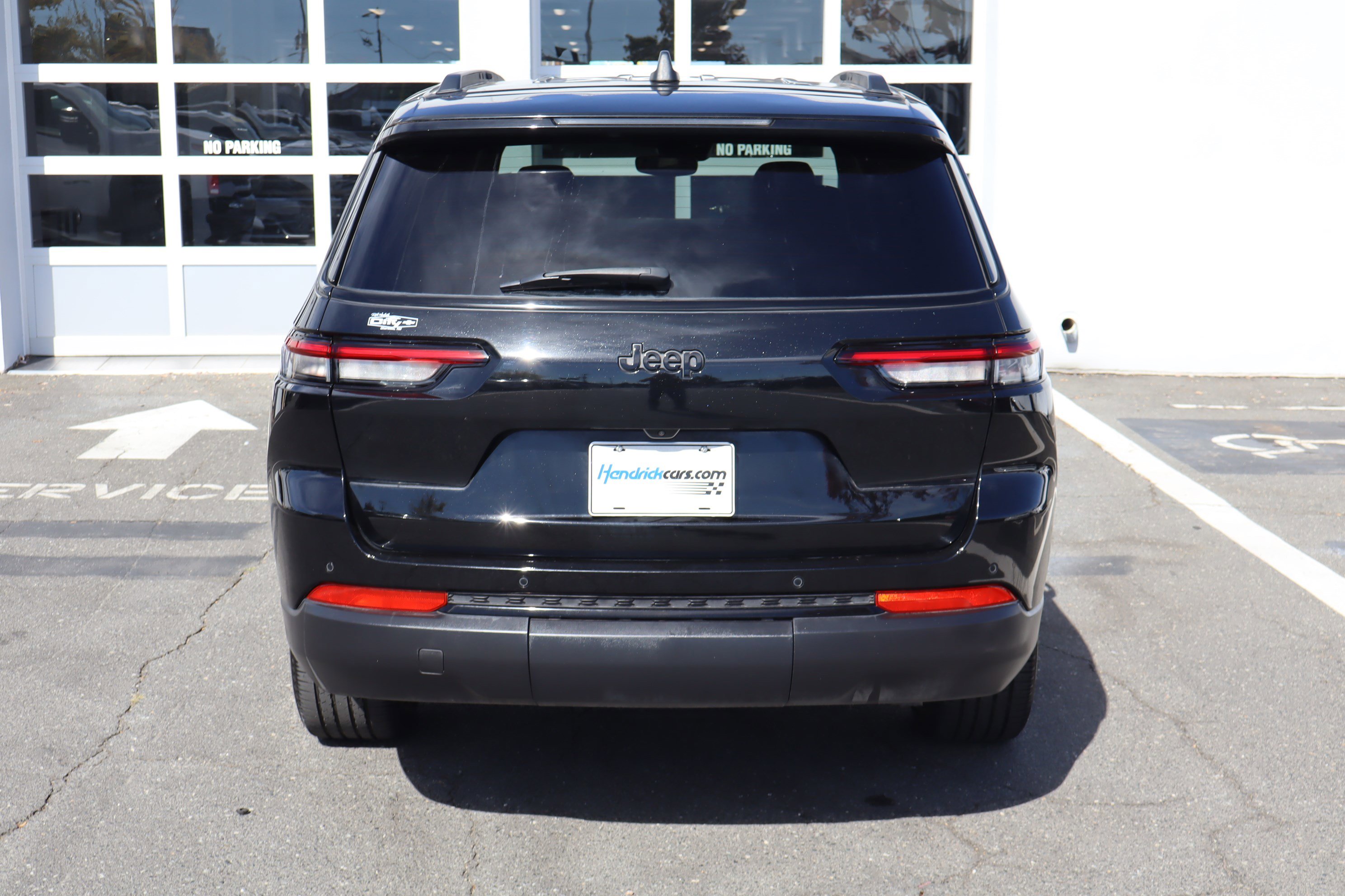 Used 2024 Jeep Grand Cherokee L Altitude image 9