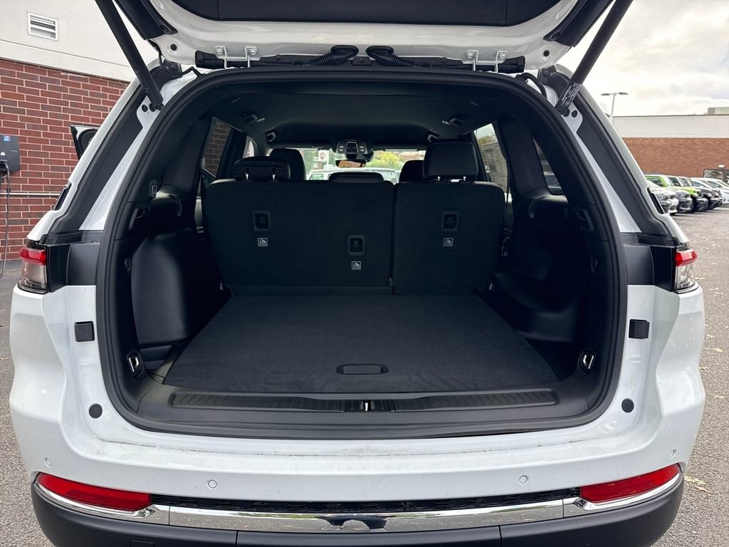 New 2025 Jeep Grand Cherokee Limited w/ MOPAR Finishing Package image 22