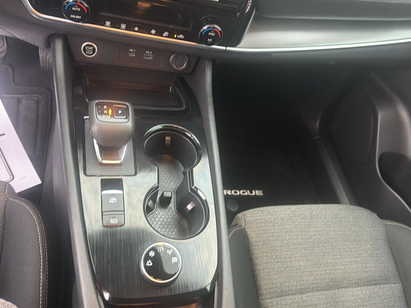 Used 2022 Nissan Rogue SV image 27