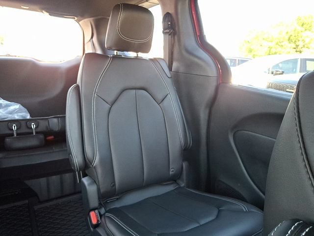 New 2026 Chrysler Voyager LX FWD image 14