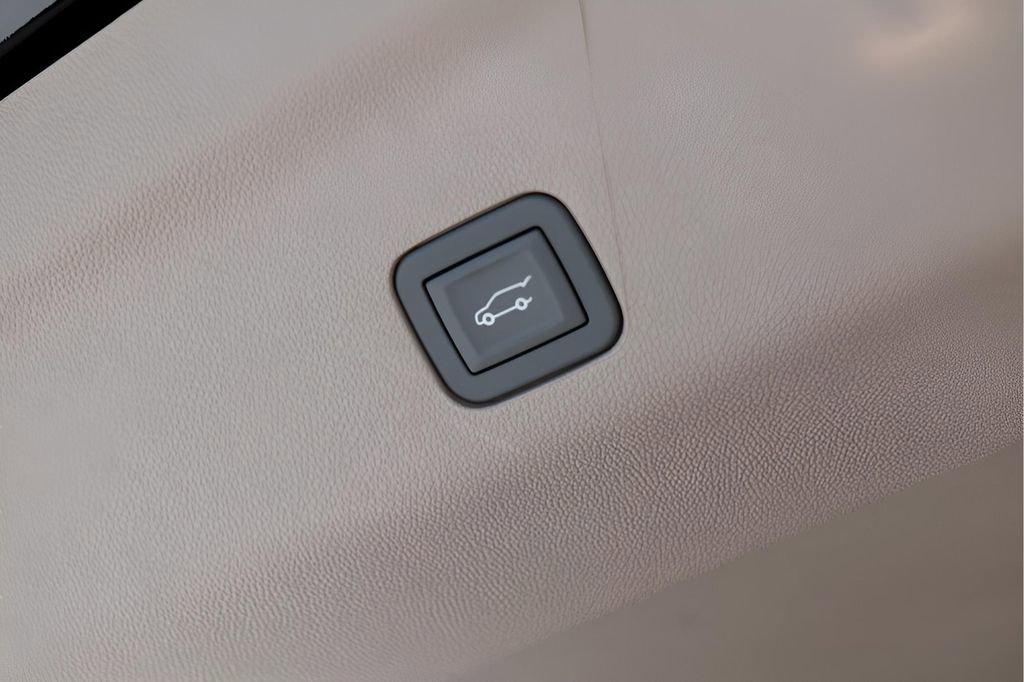 New 2026 GMC Yukon XL Denali w/ Denali Reserve Package image 31