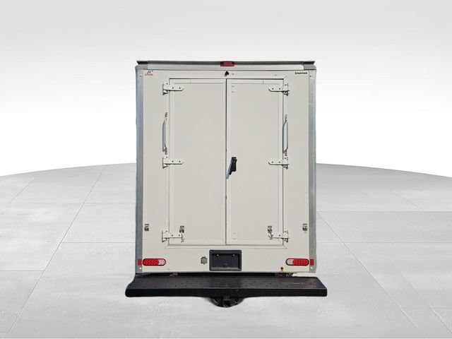 Used 2016 GMC Savana 3500 RWD image 5