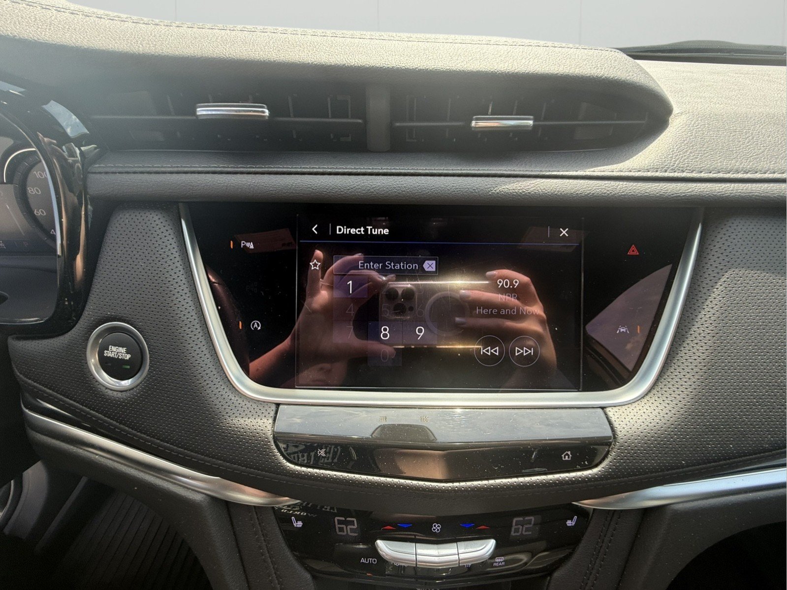 Used 2025 Cadillac XT6 Luxury w/ LPO, Floor Liner Package AWD/4WD image 12