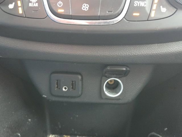 Used 2023 Chevrolet Traverse LT image 39