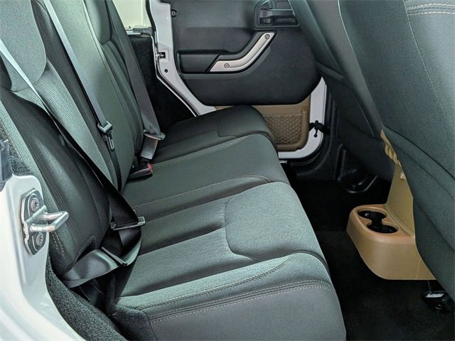 Used 2017 Jeep Wrangler Unlimited Rubicon w/ Connectivity Group image 25