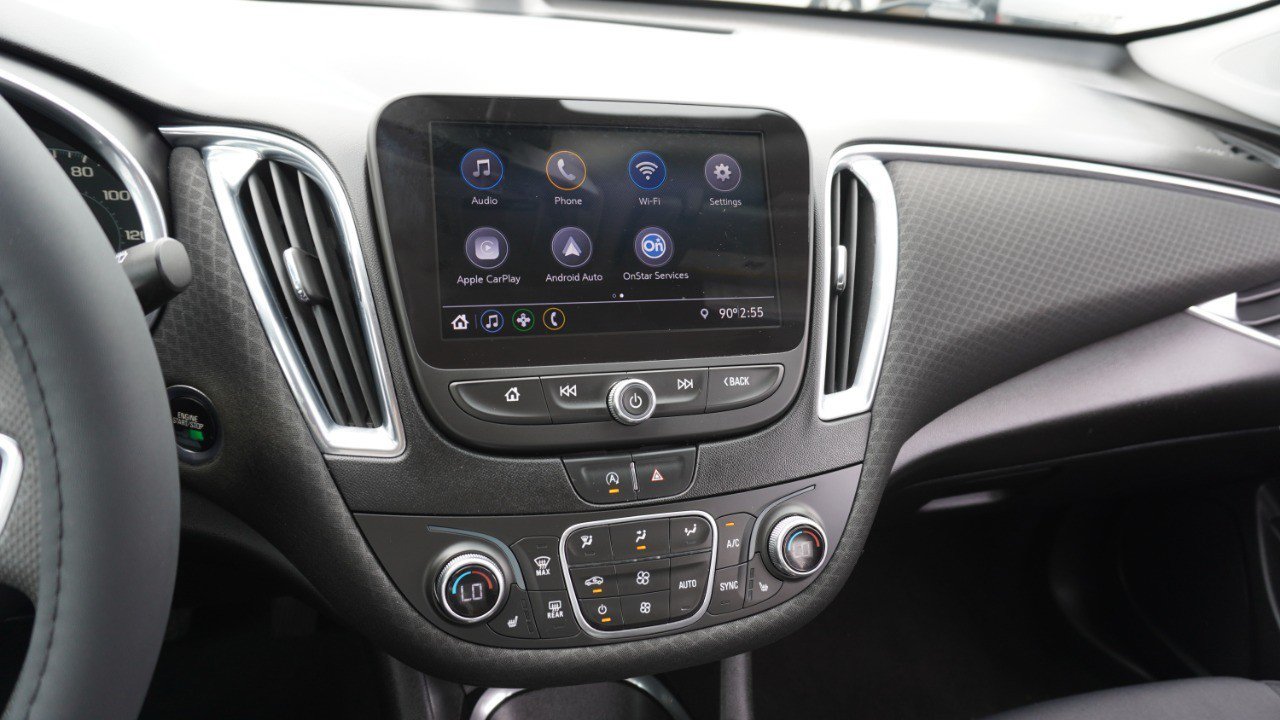 Used 2020 Chevrolet Malibu LT FWD image 16