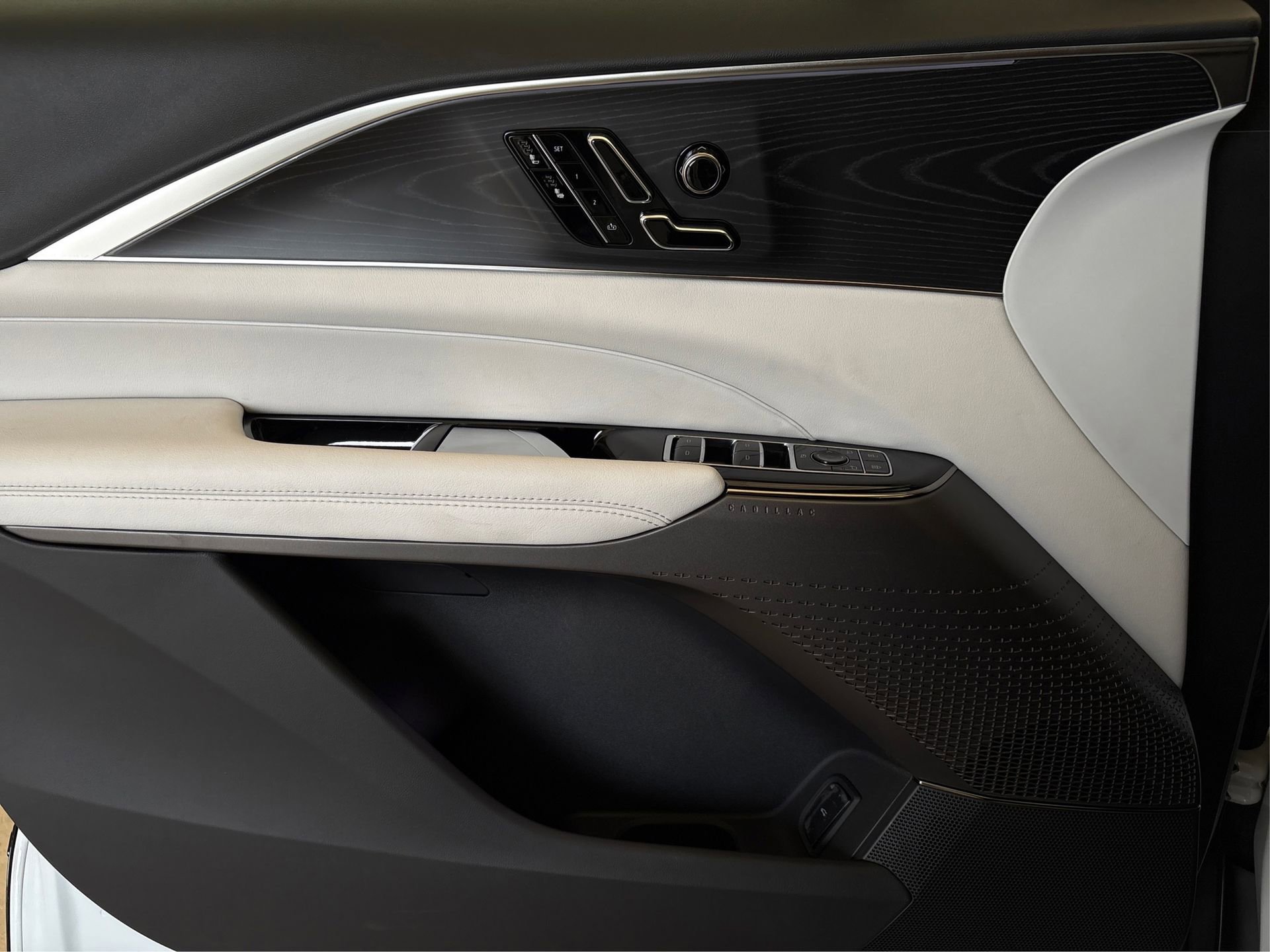 New 2026 Cadillac Lyriq Luxury image 21