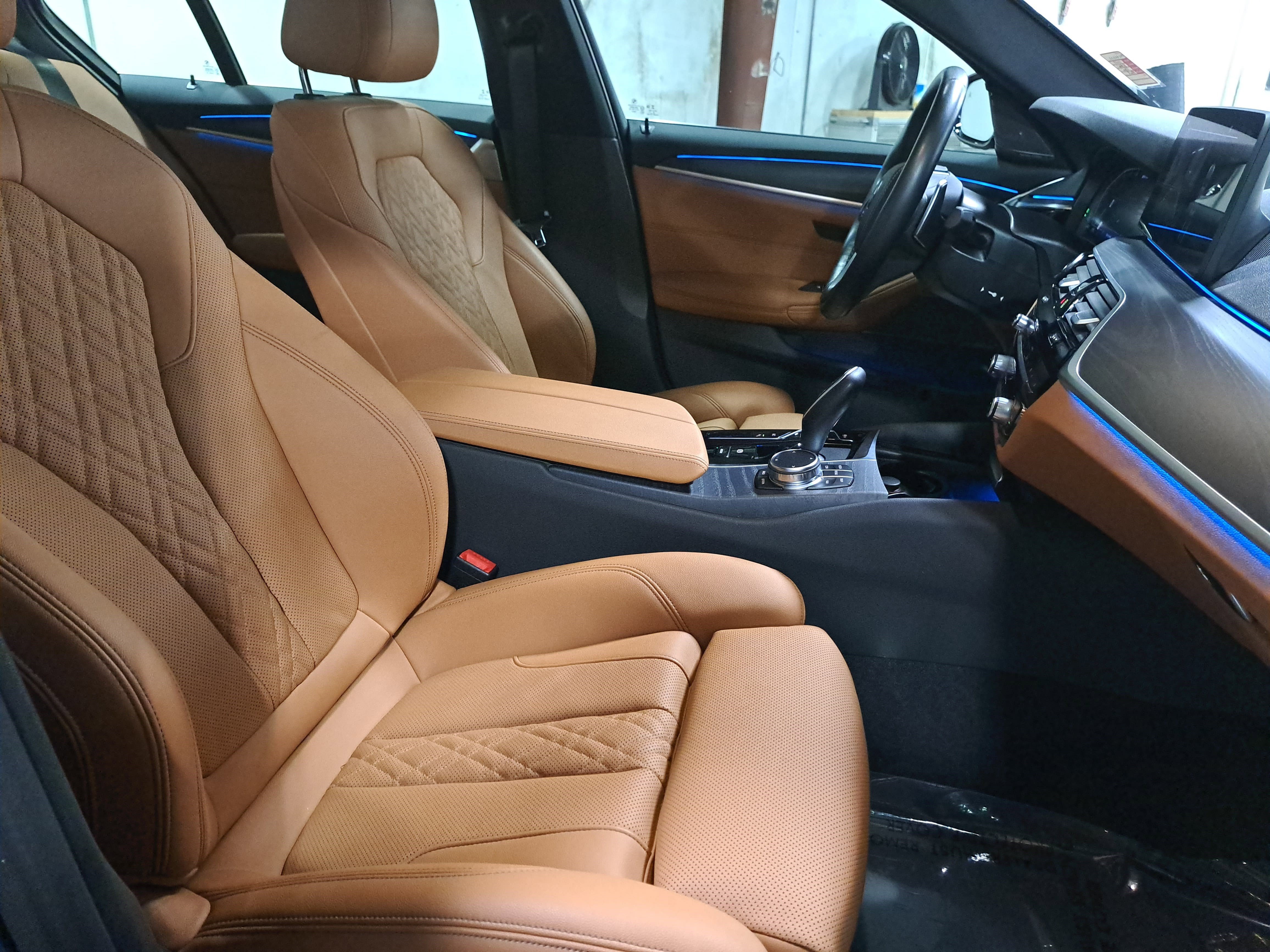 Certified 2023 BMW 530e w/ Premium Package image 10