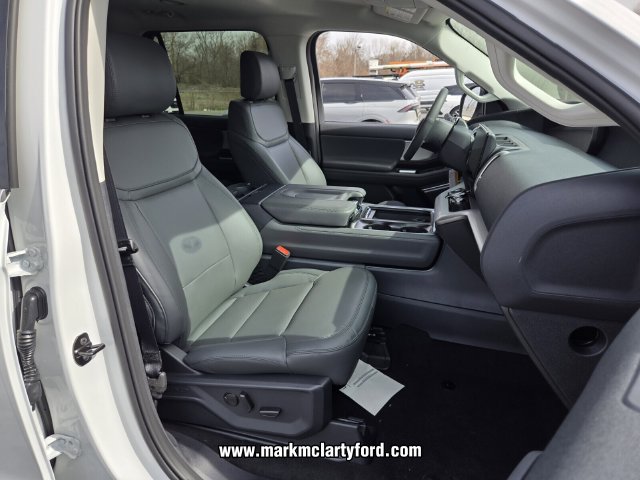 New 2026 Ford Expedition Active RWD image 11