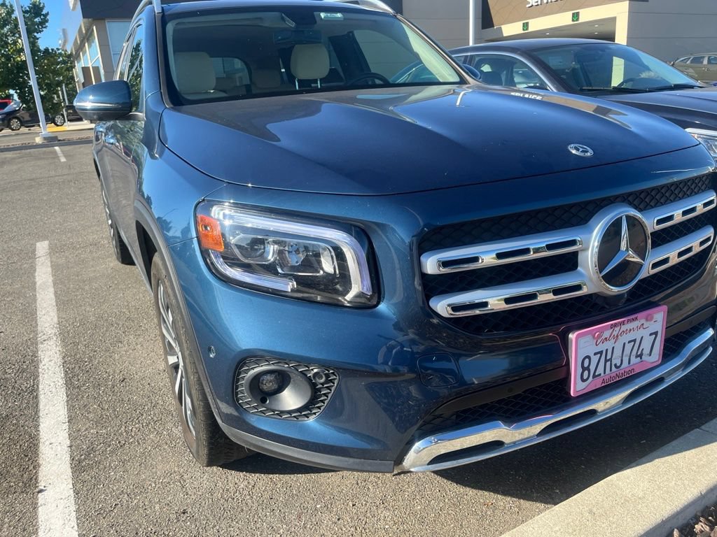 Used 2021 Mercedes-Benz GLB 250 4MATIC image 3