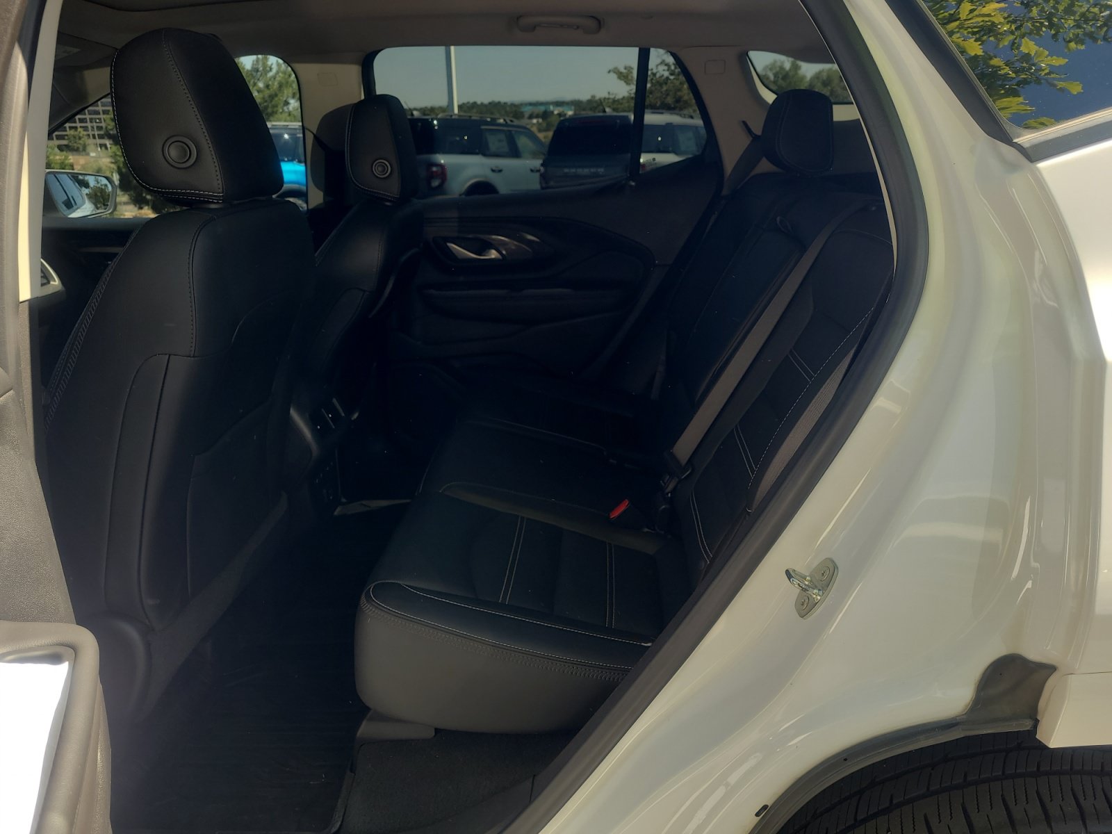 Used 2022 GMC Terrain Denali w/ Denali Premium Package AWD/4WD image 17