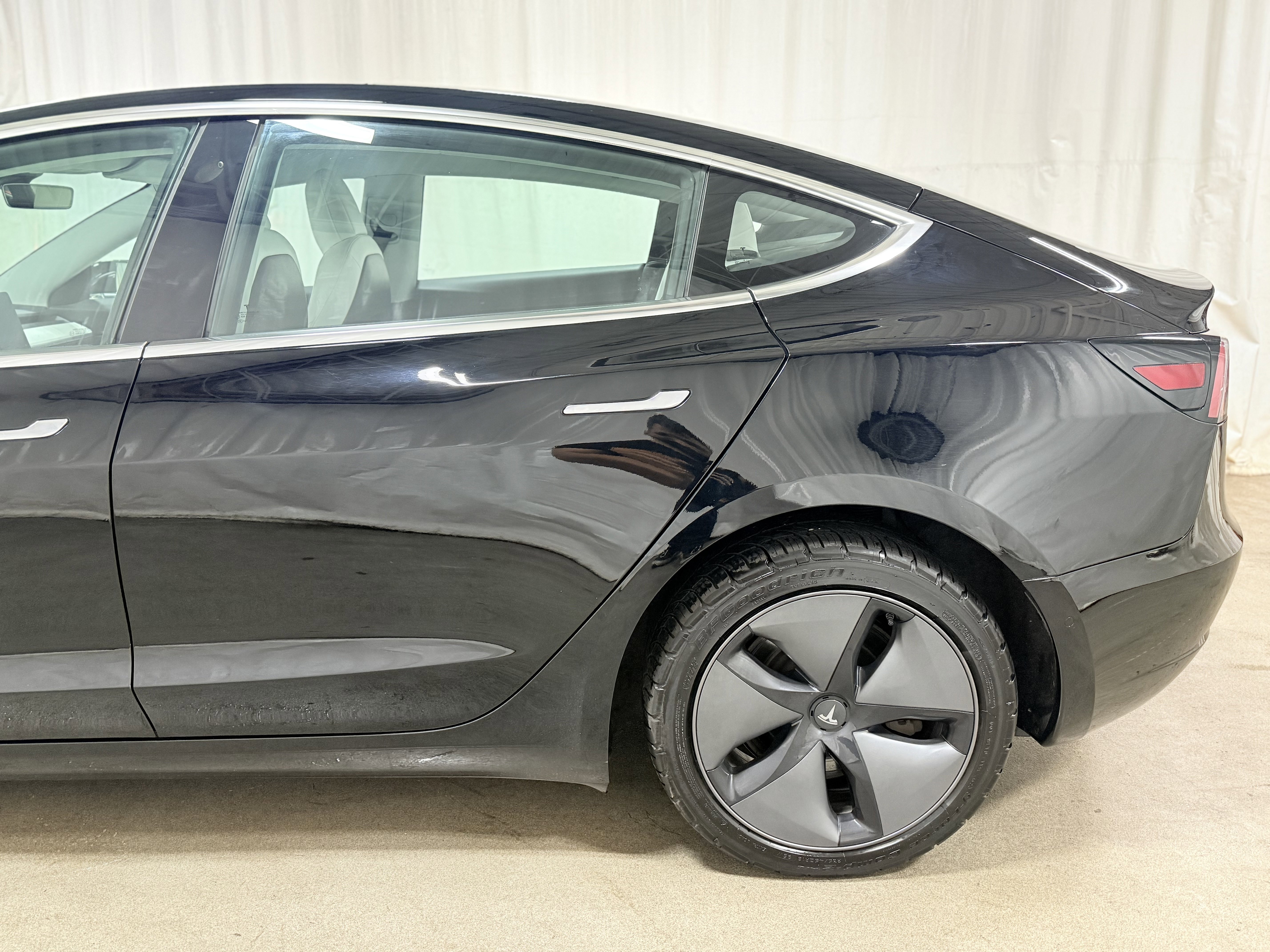 Used 2018 Tesla Model 3 Long Range image 5