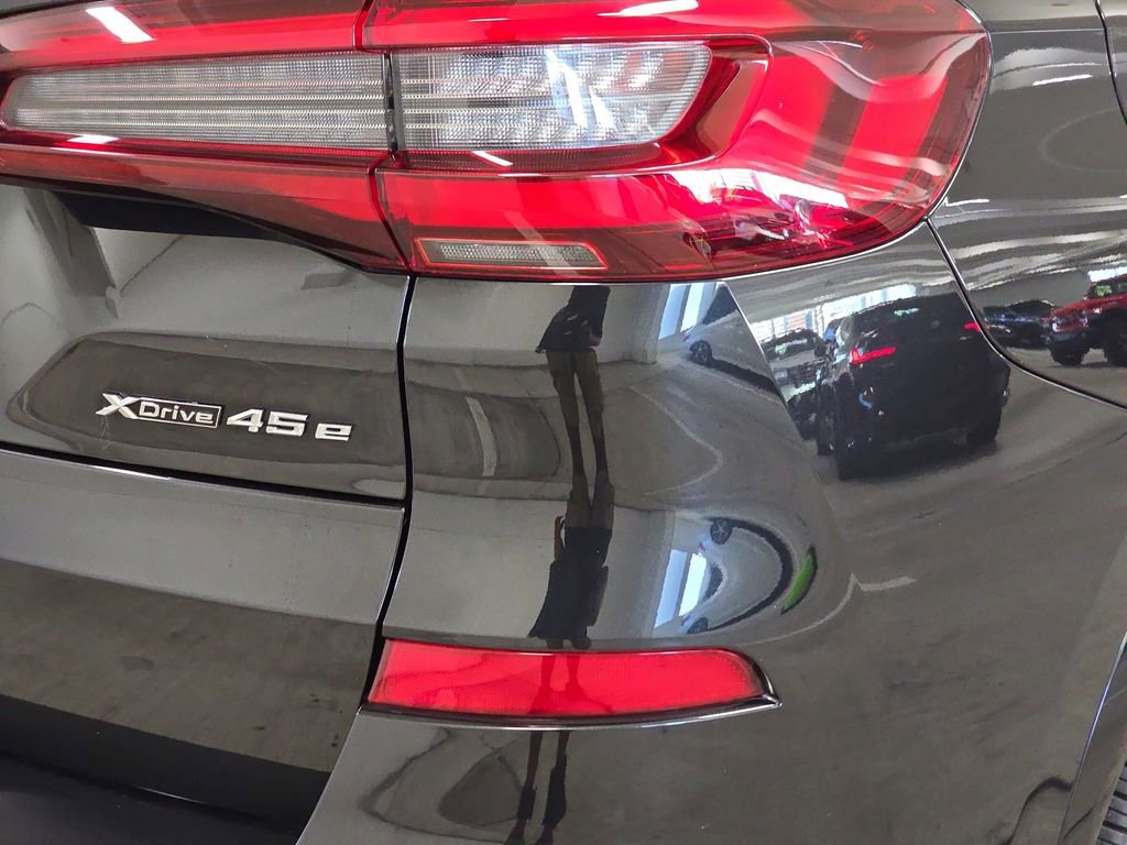 Certified 2022 BMW X5 xDrive45e w/ M Sport Package image 33
