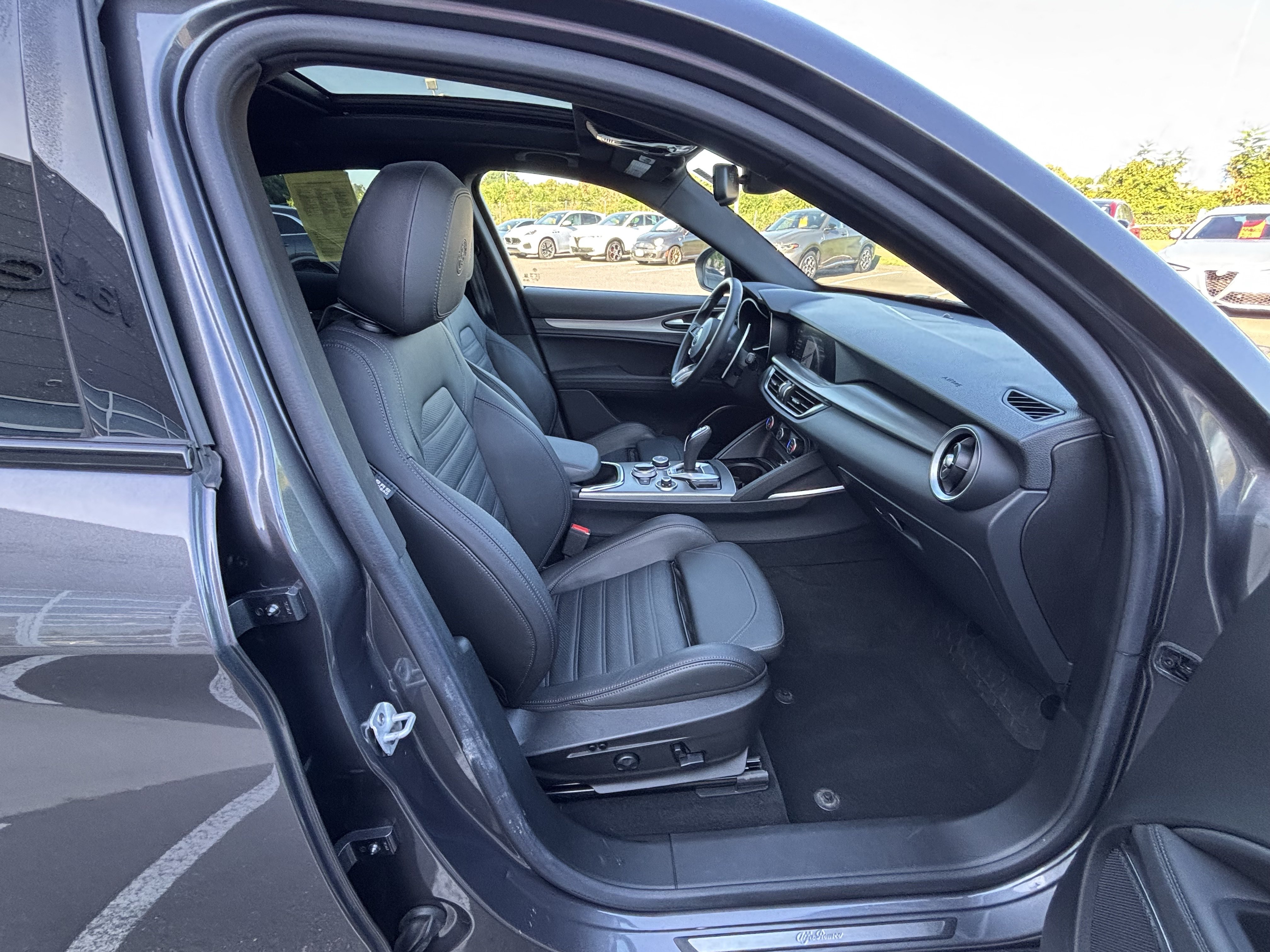 Certified 2023 Alfa Romeo Stelvio Veloce AWD/4WD image 34