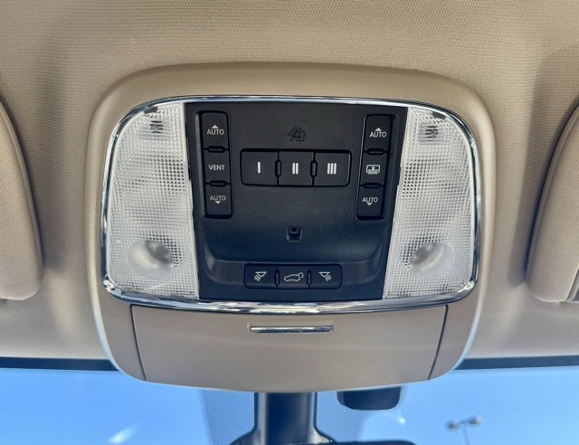 Used 2018 Jeep Grand Cherokee Limited w/ Luxury Group II image 26