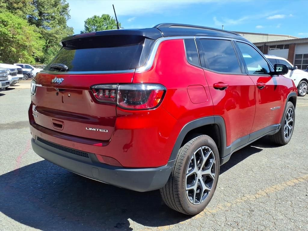 Used 2024 Jeep Compass Limited AWD/4WD image 32