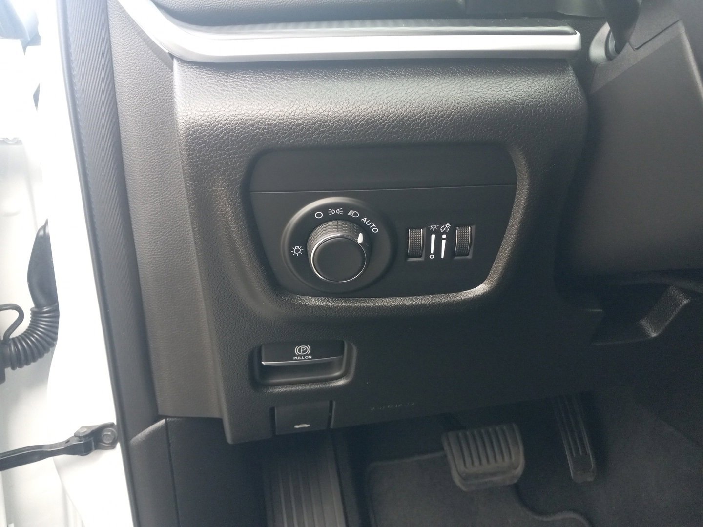 Used 2025 Jeep Grand Cherokee Altitude image 24