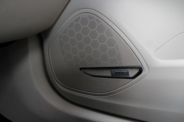 Used 2022 Buick Envision Avenir w/ Technology Package II FWD image 23