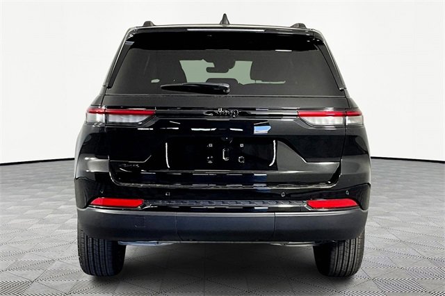 New 2025 Jeep Grand Cherokee Altitude image 5