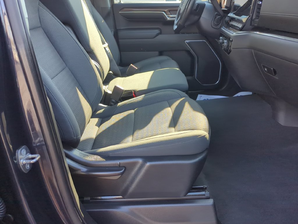 Used 2022 Chevrolet Silverado 1500 LT AWD/4WD image 24