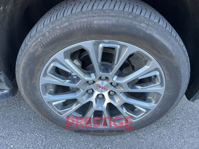 Used 2025 GMC Yukon XL Denali image 17