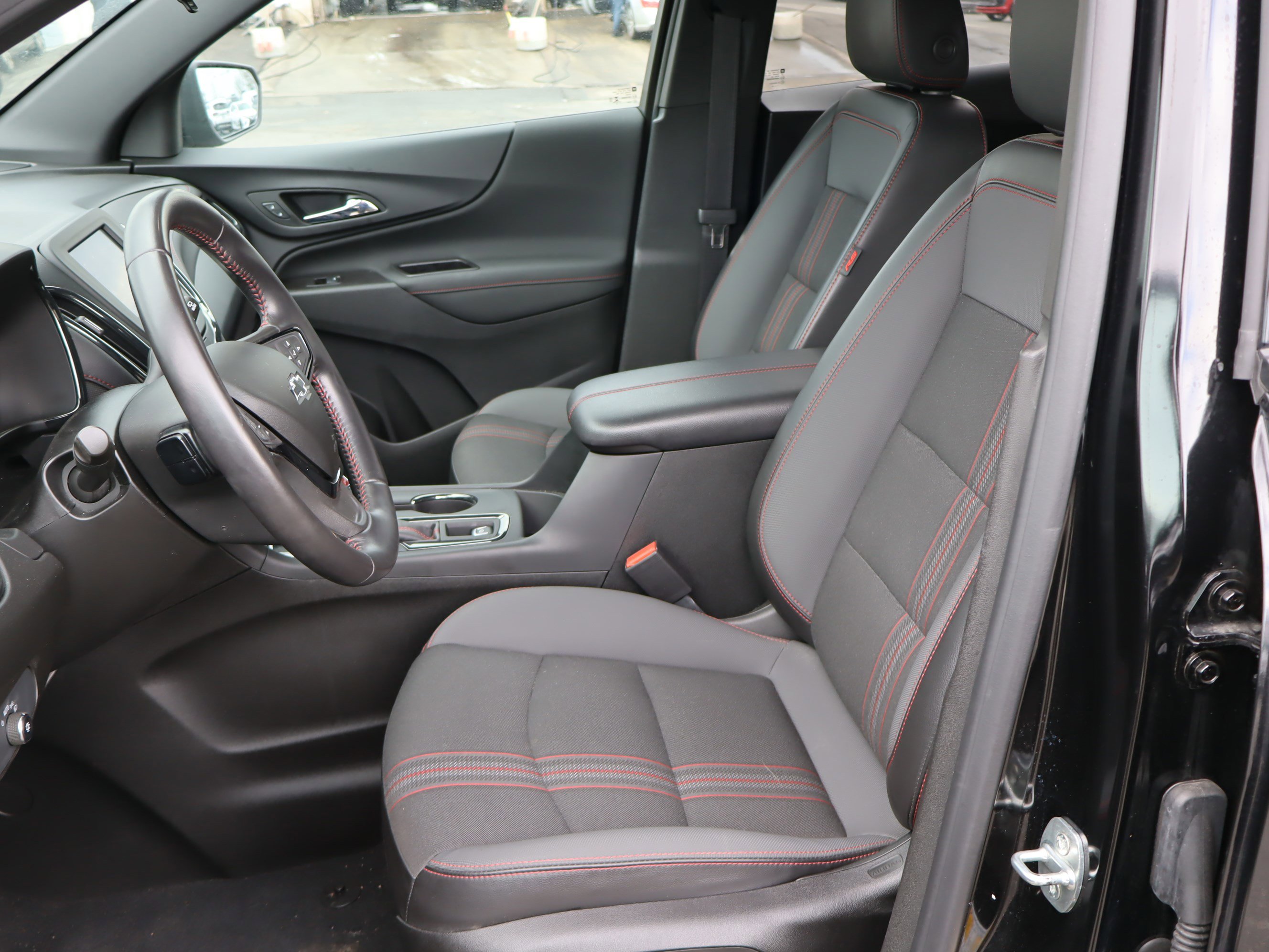 Used 2022 Chevrolet Equinox RS w/ LPO, Floor Liner Package image 16