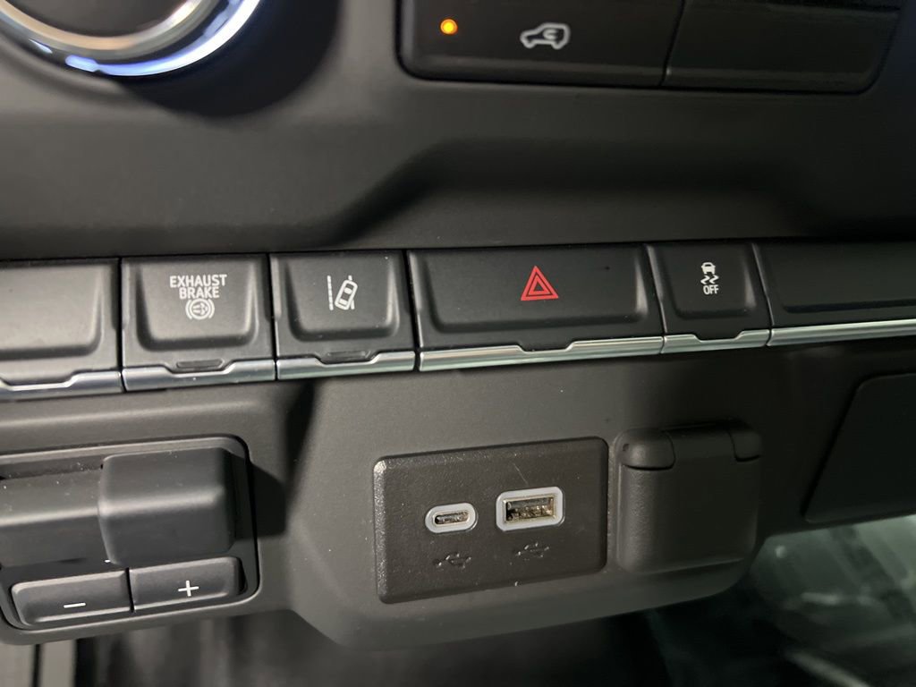 Used 2025 Chevrolet Silverado 3500 W/T image 32