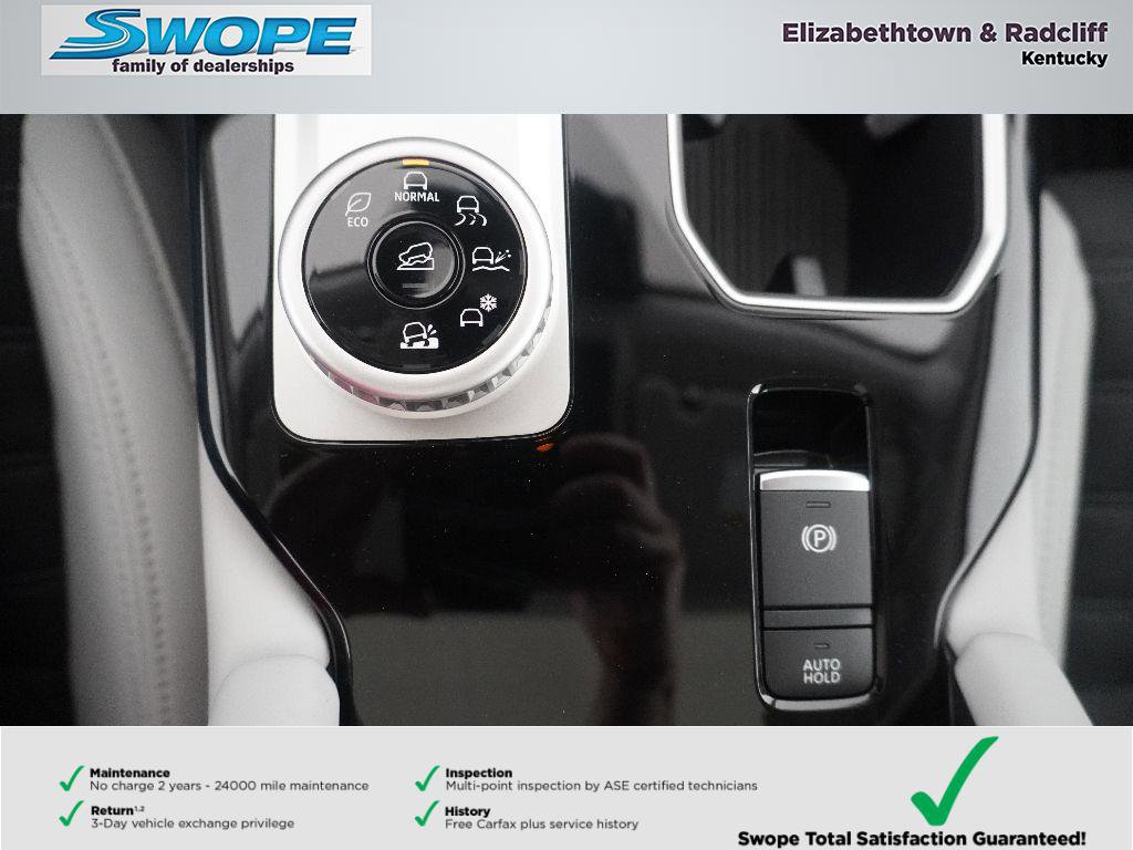 New 2025 Mitsubishi Outlander SE image 29