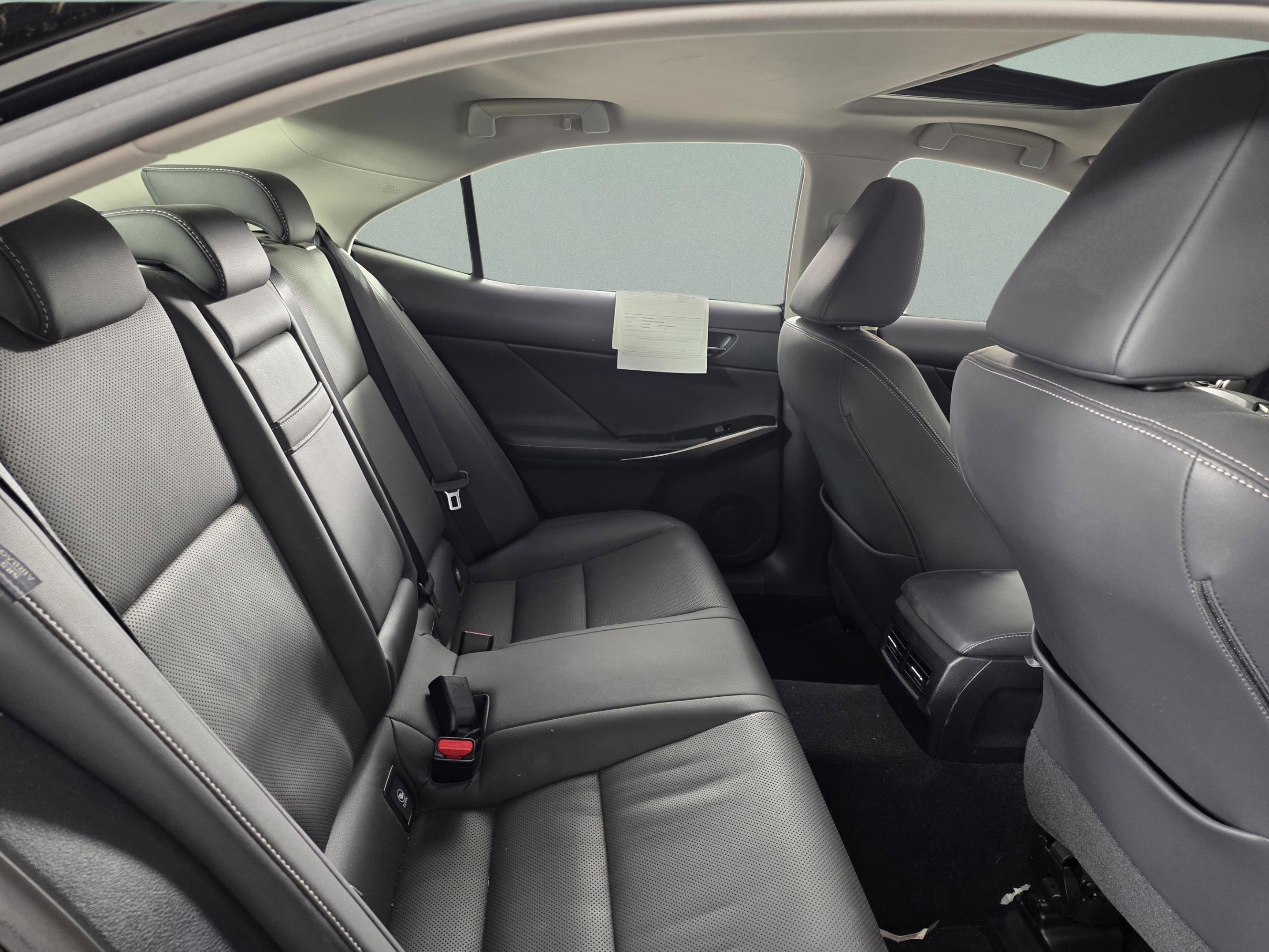 Used 2015 Lexus IS 250 w/ Navigation System Package image 22