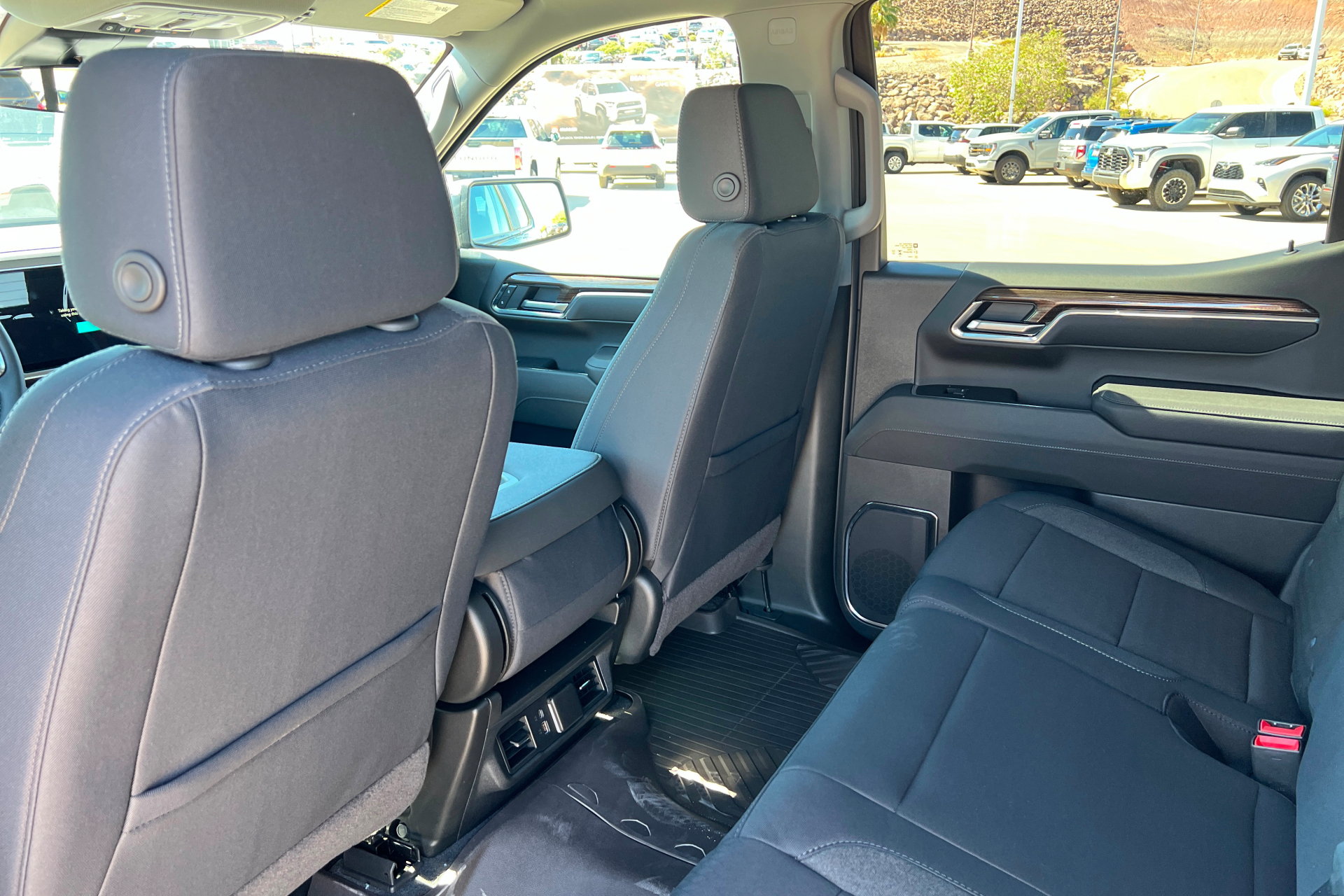 New 2026 Chevrolet Silverado 1500 LT w/ Z71 Off-Road Package AWD/4WD image 20