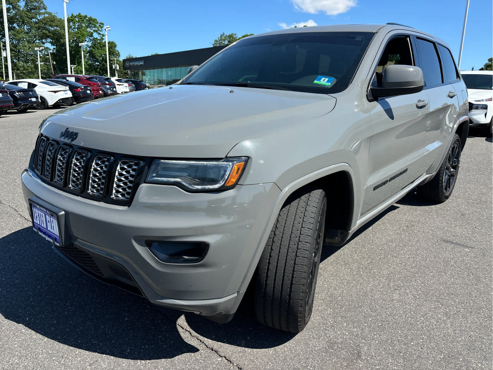 Used 2020 Jeep Grand Cherokee Altitude AWD/4WD image 5