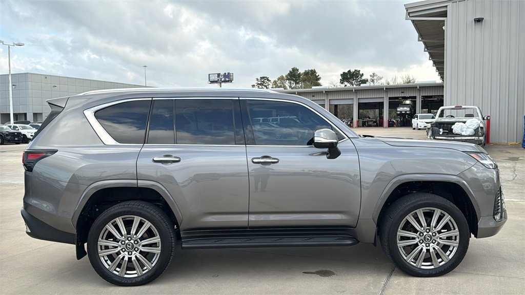 Used 2024 Lexus LX 600 4WD w/ Ultra Luxury Package image 6