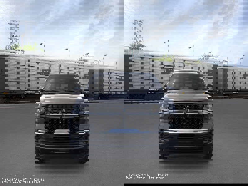 New 2026 Lincoln Navigator L Reserve AWD/4WD image 19