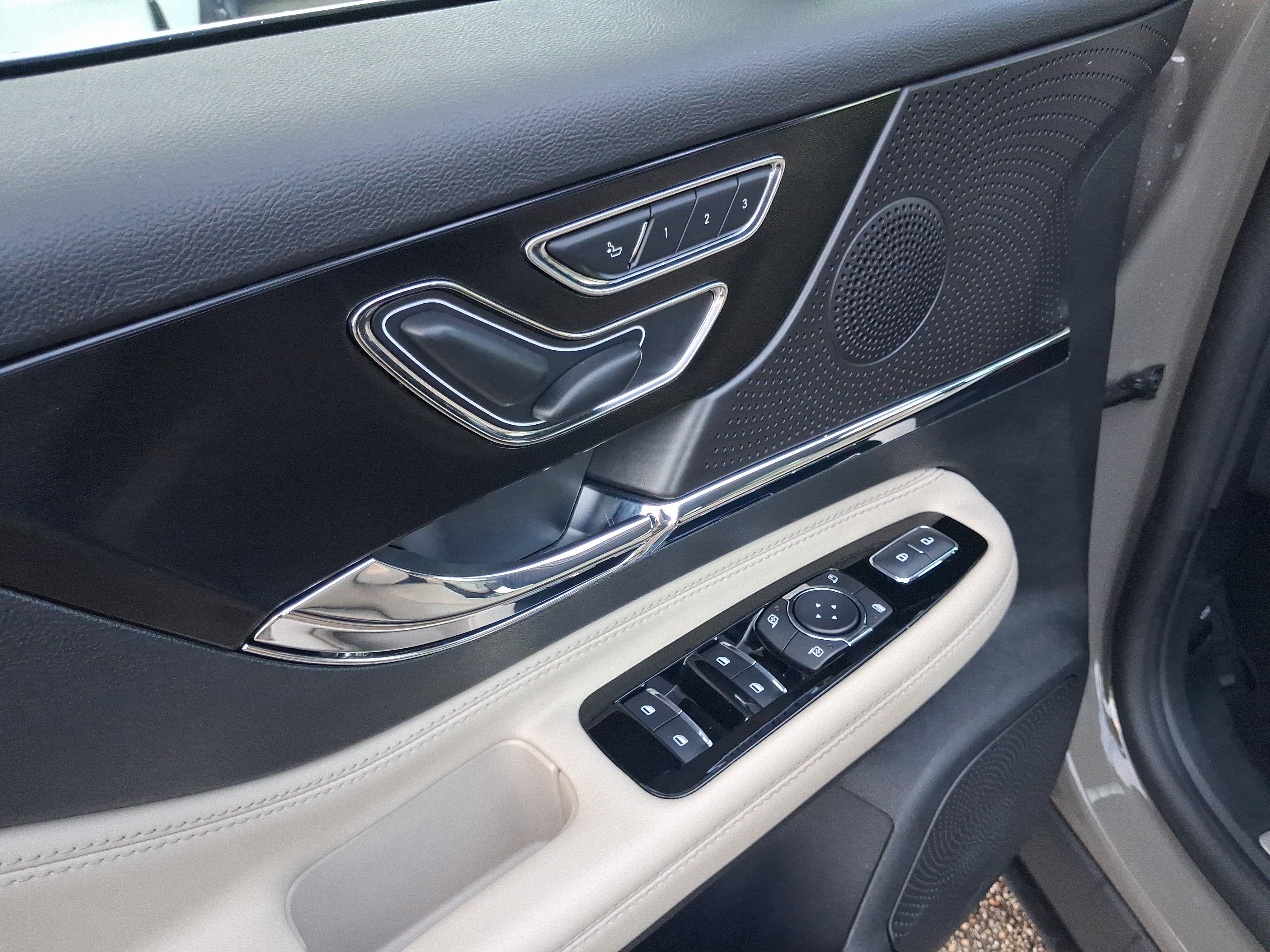 Certified 2025 Lincoln Corsair FWD image 14