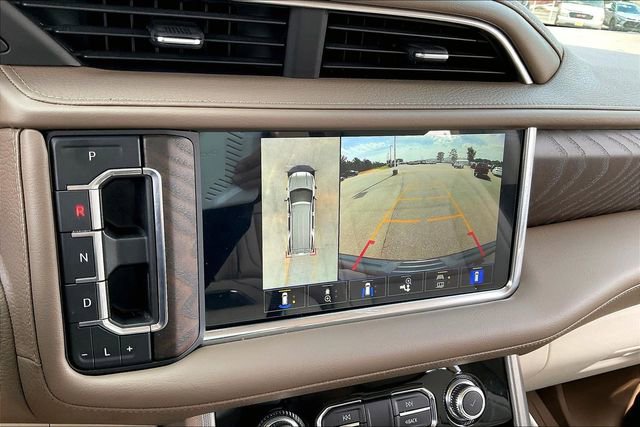 Used 2023 GMC Yukon Denali RWD image 11